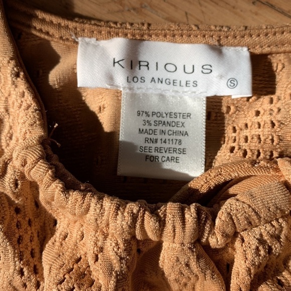 NWT/ Kirious Los Angeles Embroidered Tan Cropped Top Long Sleeve Small. - Picture 7 of 7